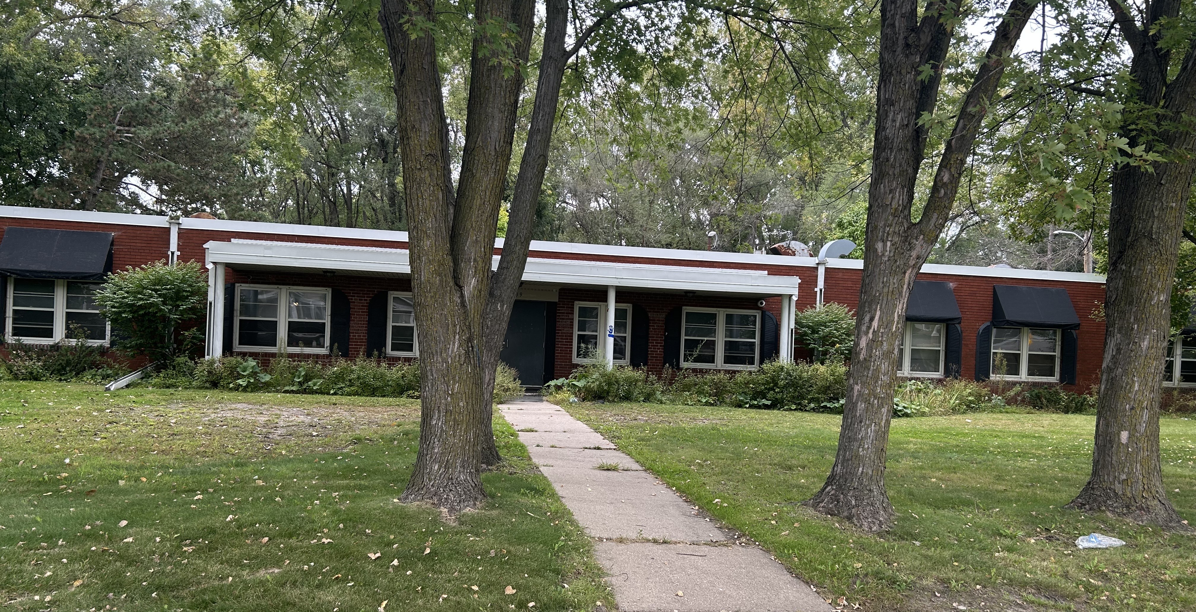 Jackson St. – 1609 Jackson St., Saint Paul MN 55117