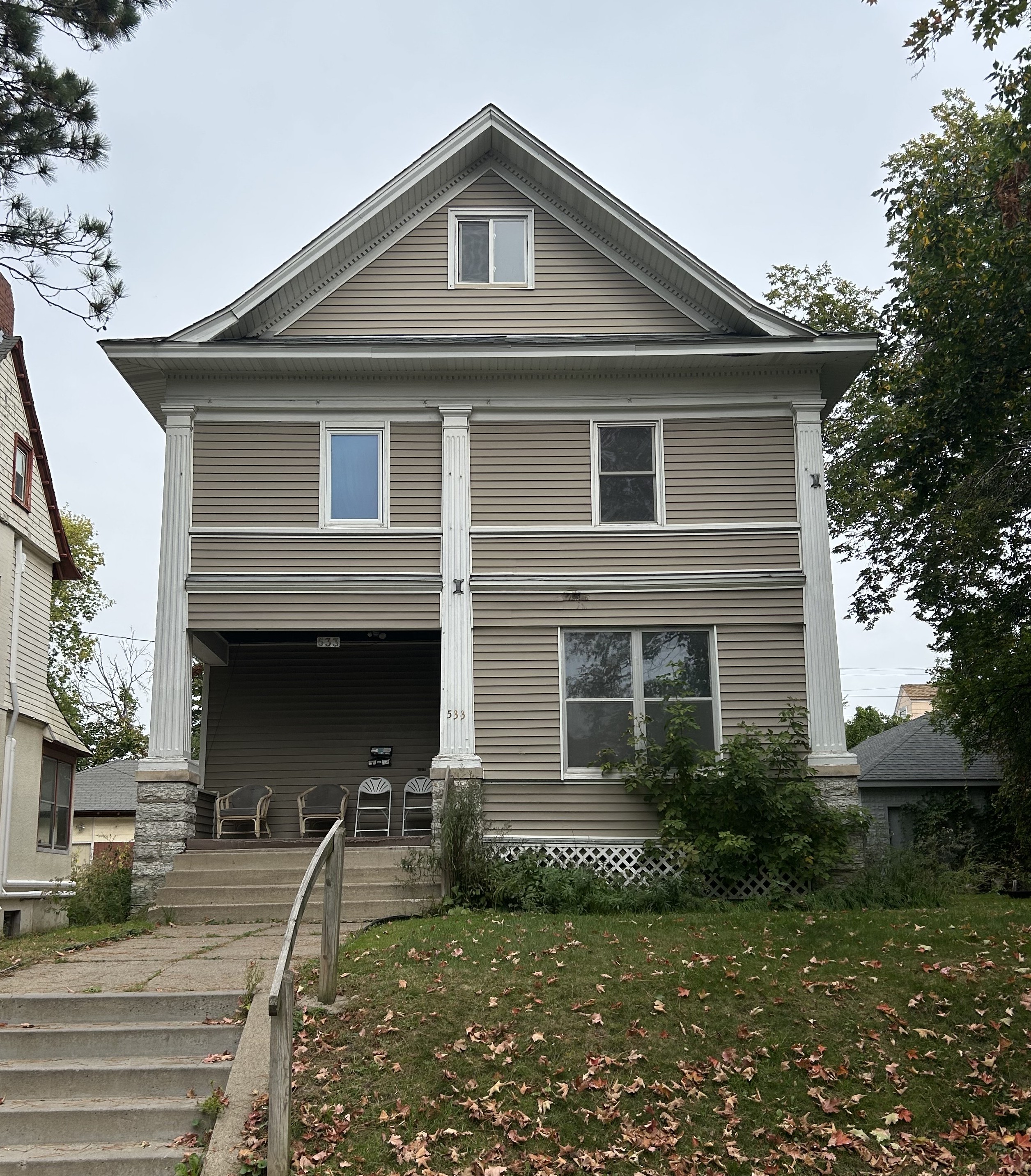 Jessamine House – 533 Jessamine Ave East, St. Paul MN 55130